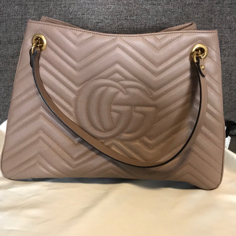 Gucci GG Marmont Meduim Matelasse Shoulder Bag. - Picture 8 of 12